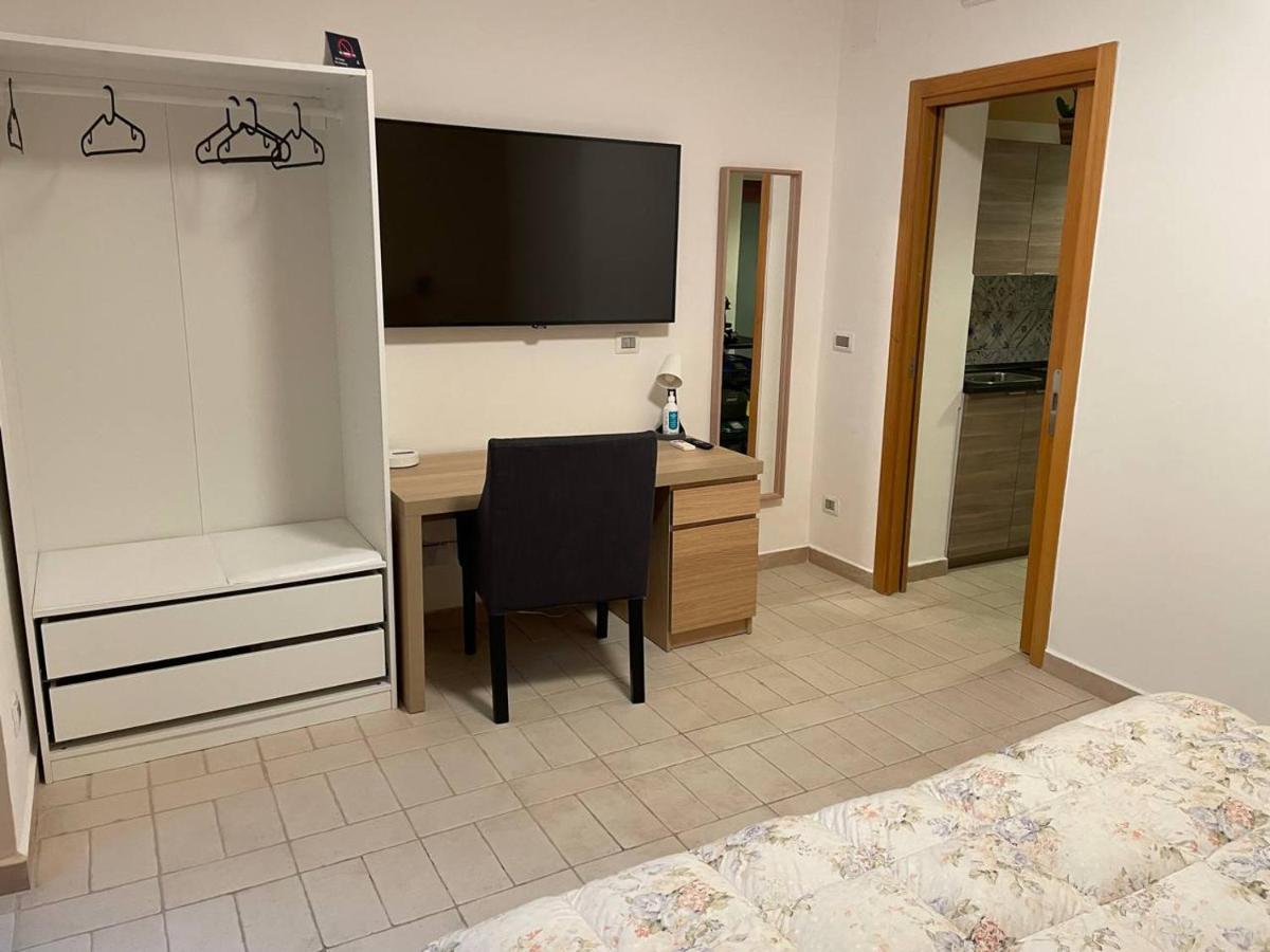Alex Comfort House Bari Eksteriør bilde